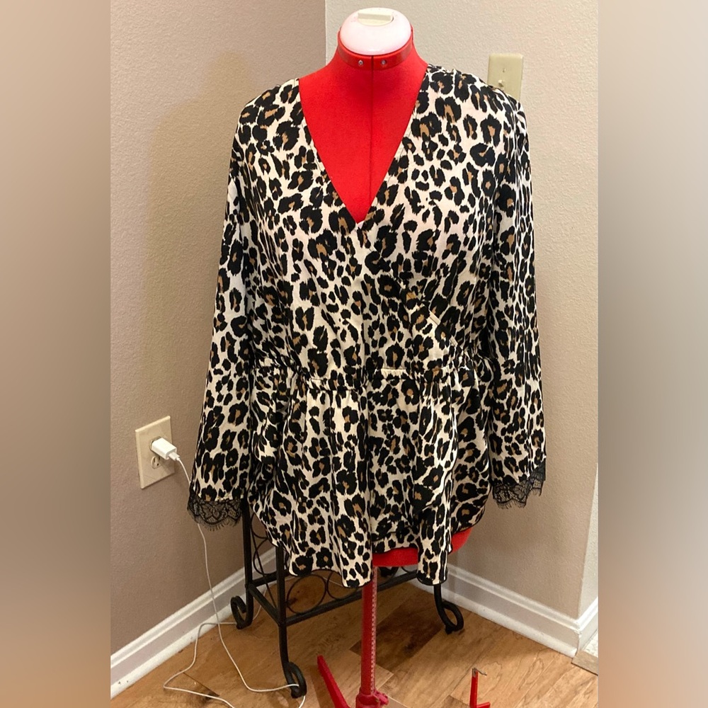 Lane Bryant Blouse Faux Wrap Top Animal Print Long Sleeve Lace Cuff Size 20